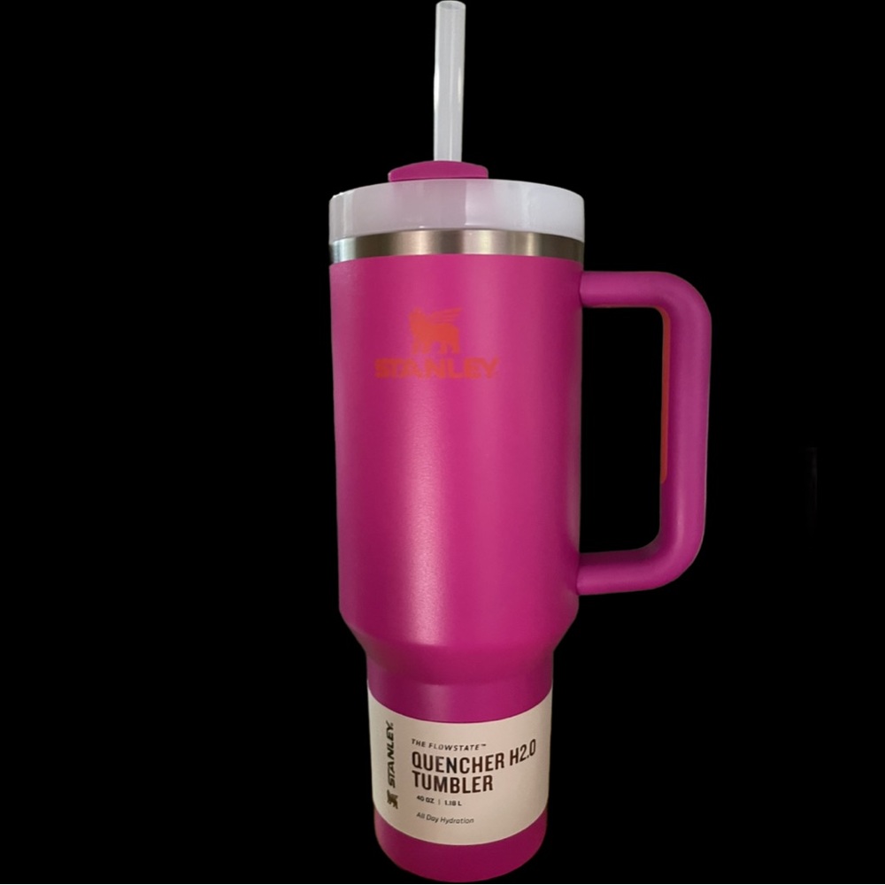 NWT Stanley Discontinued Vivid Violet Pink 40oz Quencher Tumbler Collectable